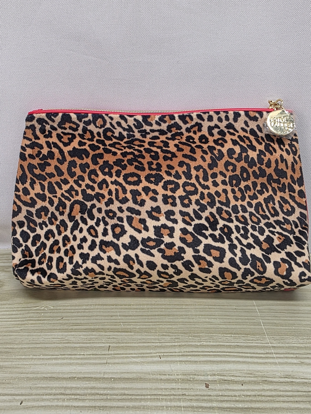 3/$15 Estee Lauder Leopard Print Cosmetic Pouch - Picture 3 of 11